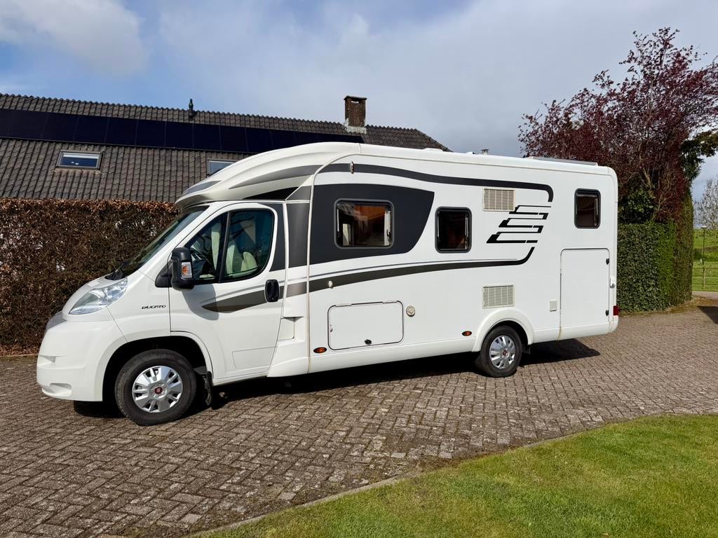 Hymer Tramp 588 Fiat 2014, lengtebed, zonnepaneel, lithium, Caravans en Kamperen, Campers, Ringverwarming, Fiat, 7 tot 8 meter
