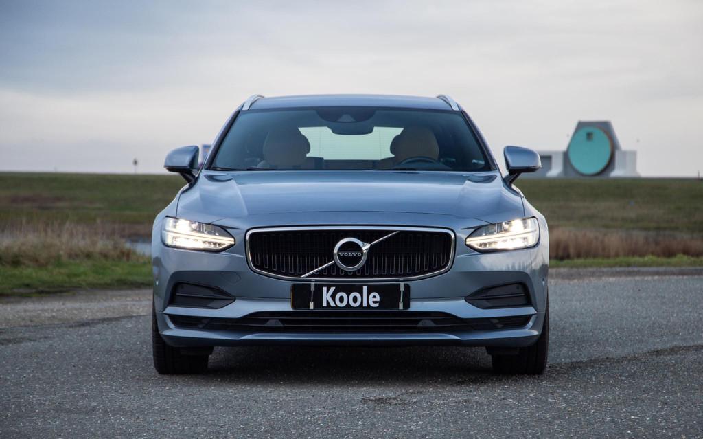 Volvo V90 2.0 T5 Momentum LEER / CARPLAY / ADAPTIVE CRUISE /, Auto's, Volvo, 15 km/l, Euro 6, 1969 cc, Blauw
