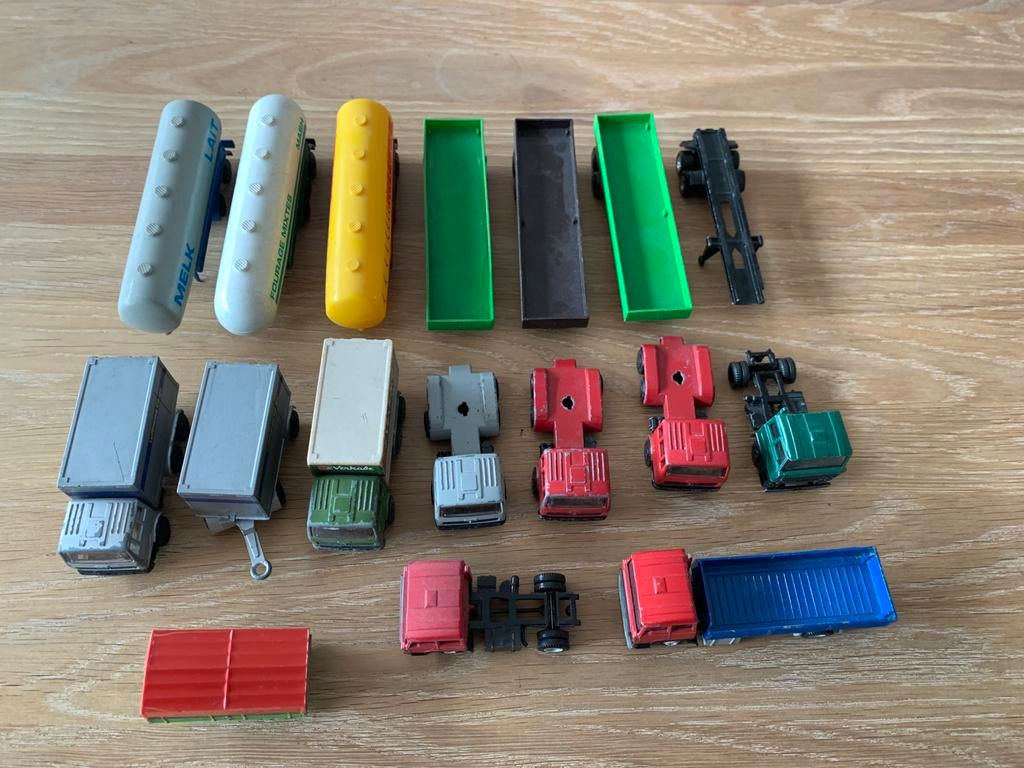 Daf & Mercedes van EFSI, Hobby en Vrije tijd, Modelauto's | 1:87, Ophalen of Verzenden, Zo goed als nieuw, Bus of Vrachtwagen