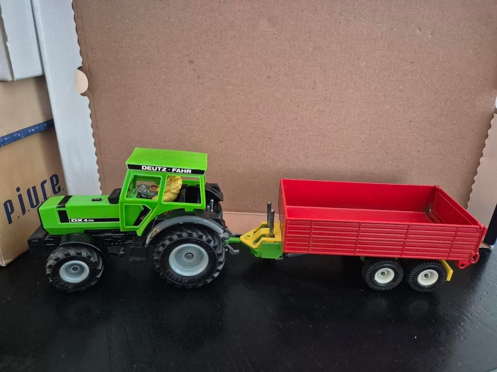 Deutz-Fahr DX 4.70 Tractor met aanhanger - Speelgoed, Overige merken, Gebruikt, 1:50 of kleiner, Overige typen