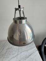 Industriële hanglamp van BTC - Metaal & Melkglas, Huis en Inrichting, Lampen | Hanglampen, Ophalen, Gebruikt, Metaal, Minder dan 50 cm