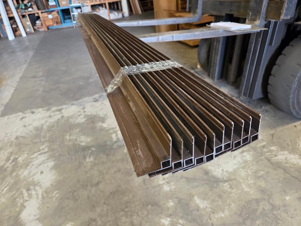 10 stuks kunststof hoekprofiel nr: D20, Ophalen, 180 tot 250 cm, Palen