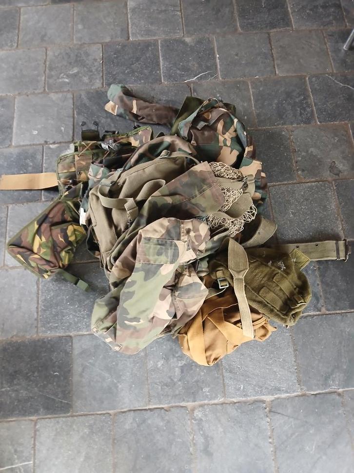 Leger spullen leuk voor liefhebber, Verzamelen, Militaria | Algemeen, Landmacht, Kleding of Schoenen, Nederland, Ophalen of Verzenden