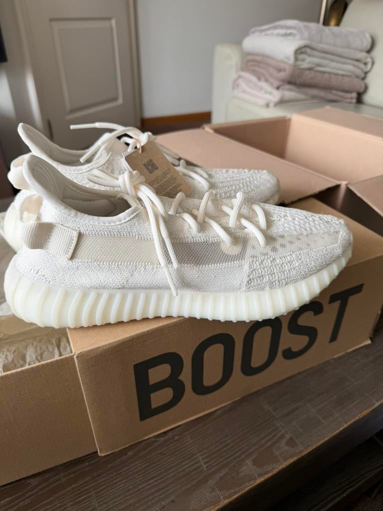Yeezy bone 350 white, Kleding | Heren, Schoenen, Verzenden, Wit, Nieuw, Sneakers of Gympen