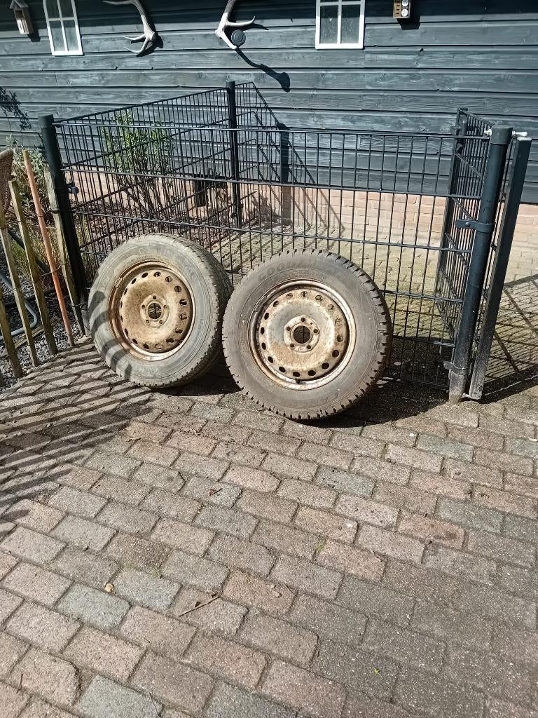 banden 16 inch opel vivaro Renault trafic, Auto-onderdelen, Banden en Velgen, Ophalen, 16 inch, Band(en), Zomerbanden