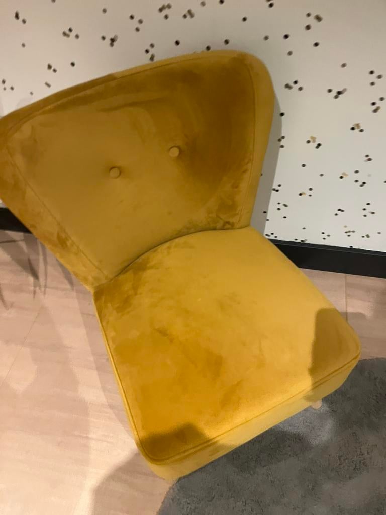 Geel velours fateuil met houten poten, Ophalen, Zo goed als nieuw, Eenpersoons, Minder dan 150 cm