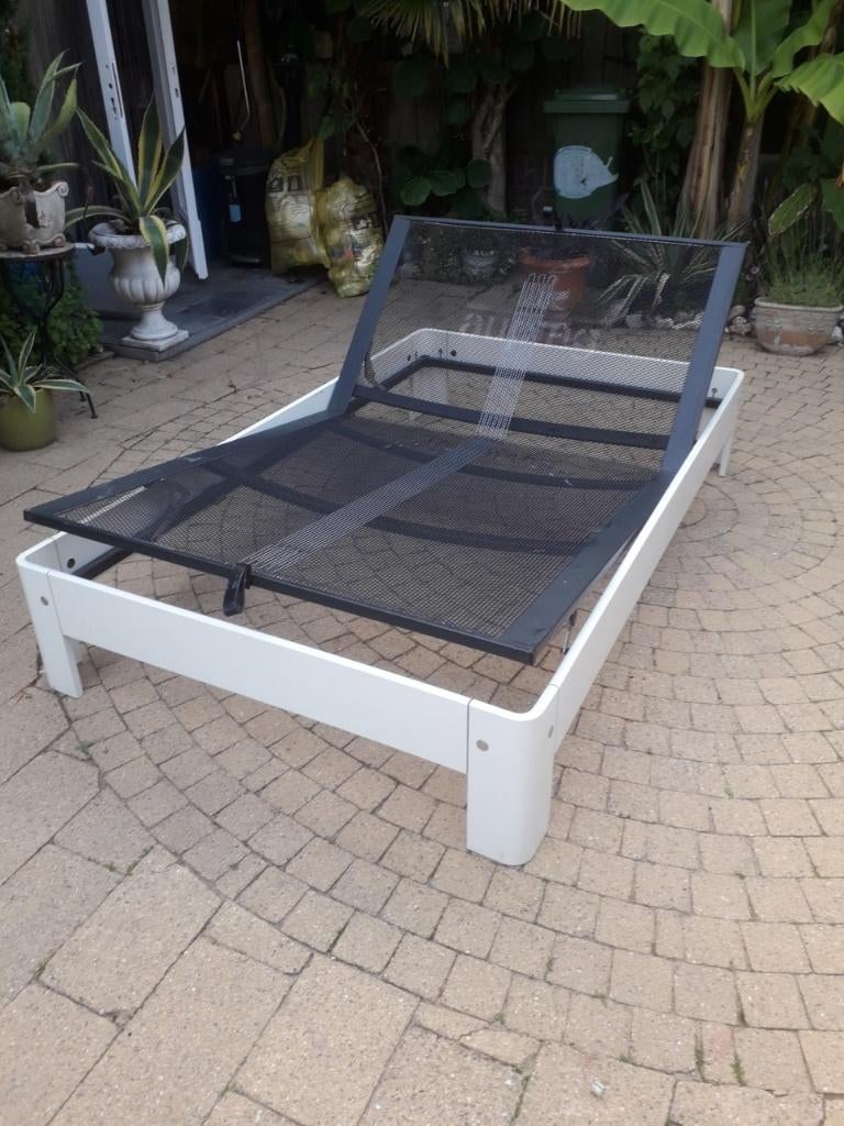 aupingbed 140x200 met elektrisch spiraal+evt matras gratis, Verstelbaar, Wit, Tweepersoons, Zo goed als nieuw