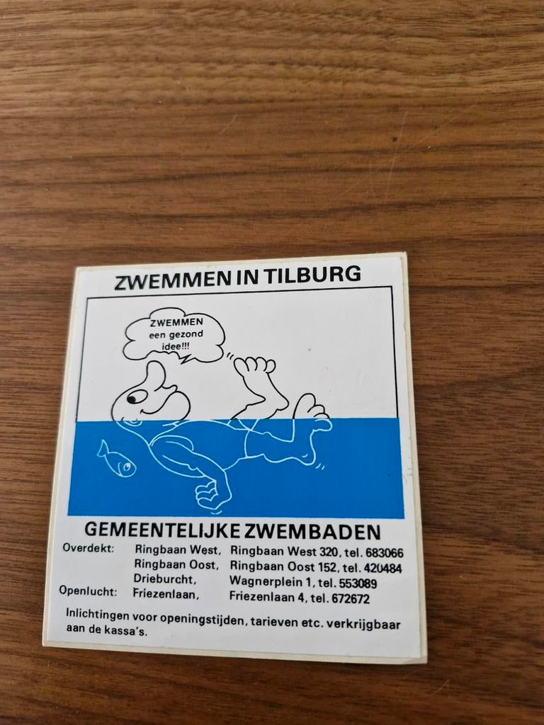 7038 Vintage Sticker Gemeentelijke Zwembaden Tilburg, Verzamelen, Stickers, Ophalen of Verzenden
