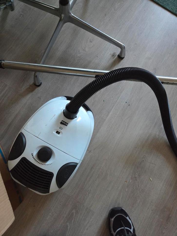 Fairlin stofzuiger - Werkt goed, wegens verhuizing, Witgoed en Apparatuur, Stofzuigers, Gebruikt, Stofzuiger, Ophalen of Verzenden