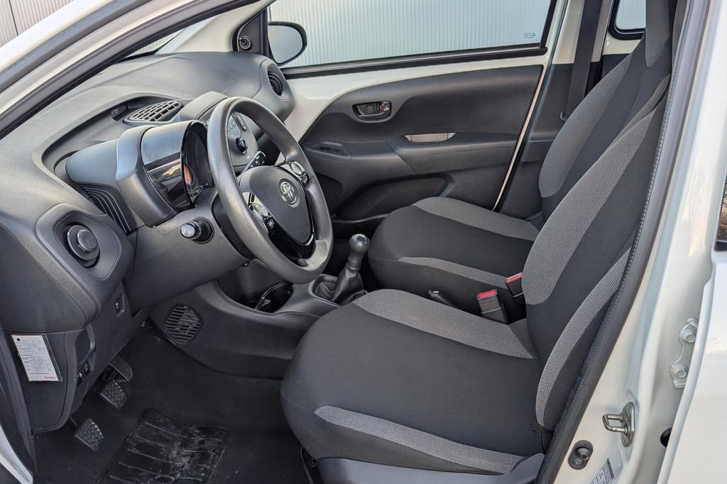 Toyota Aygo 1.0 VVT-i x-fun NL-auto boekjes compleet, aircon, Voorwielaandrijving, Stof, Gebruikt, Euro 6