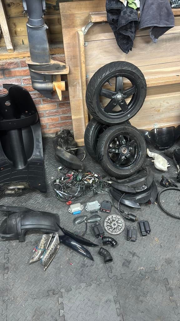 Piaggio onderdelen, Ophalen of Verzenden, Zo goed als nieuw