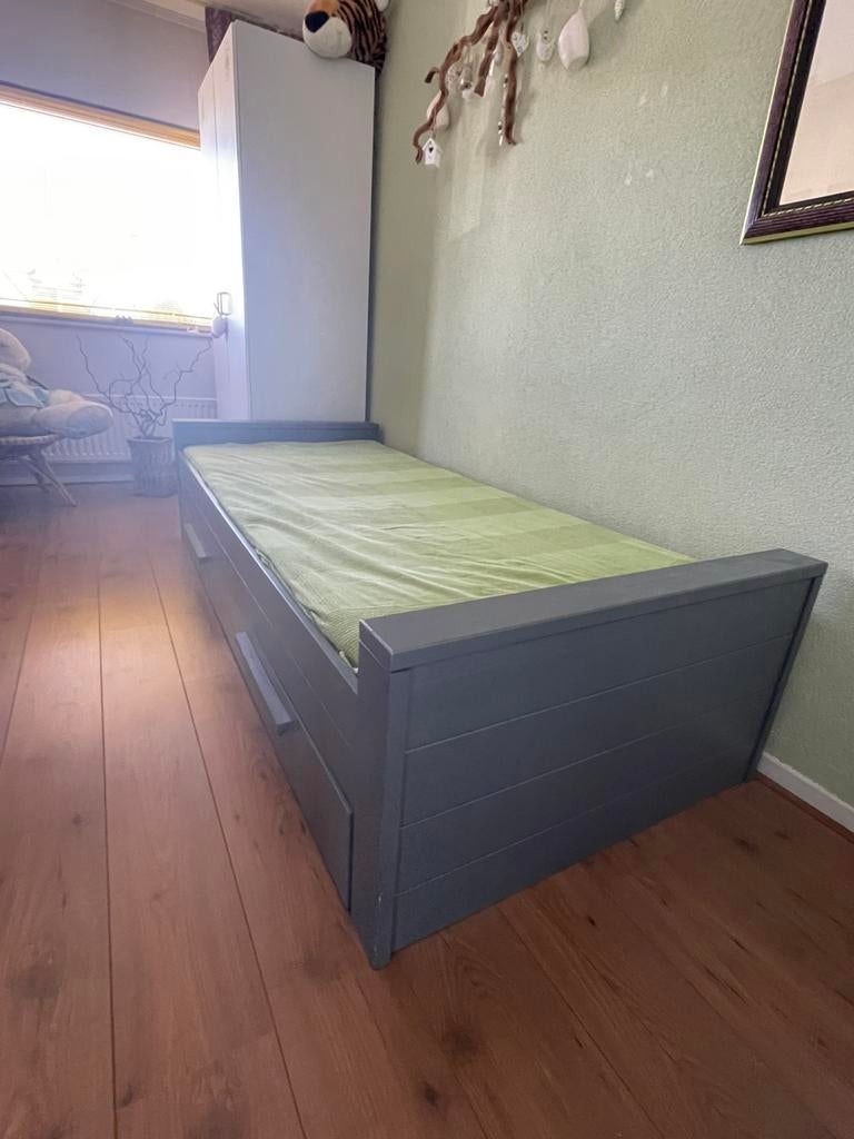 Mooi houten  1 persoonsbed met onderlade, Ophalen, X, 90 cm, Eenpersoons