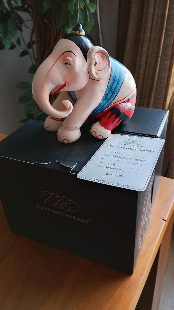 Olifanten parade Thaise olifant Lah nummer 31 van 500 stuks, Verzamelen, Dierenverzamelingen, Zo goed als nieuw, Beeldje of Figuurtje