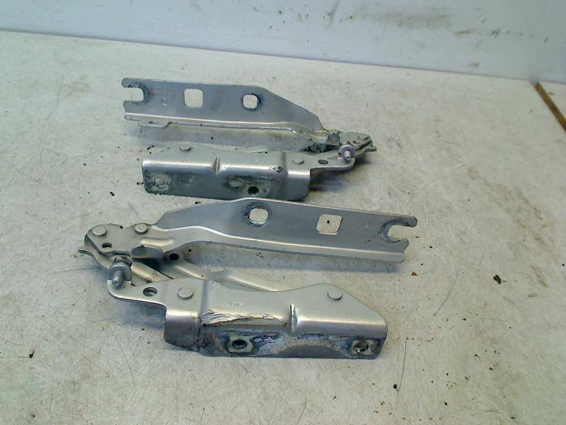 Motorkapscharnier set Volkswagen Golf VI (5K1) 5k0823301b, Gebruikt, Volkswagen, Volkswagen AG, Kundenbetreuung@volkswagen.de