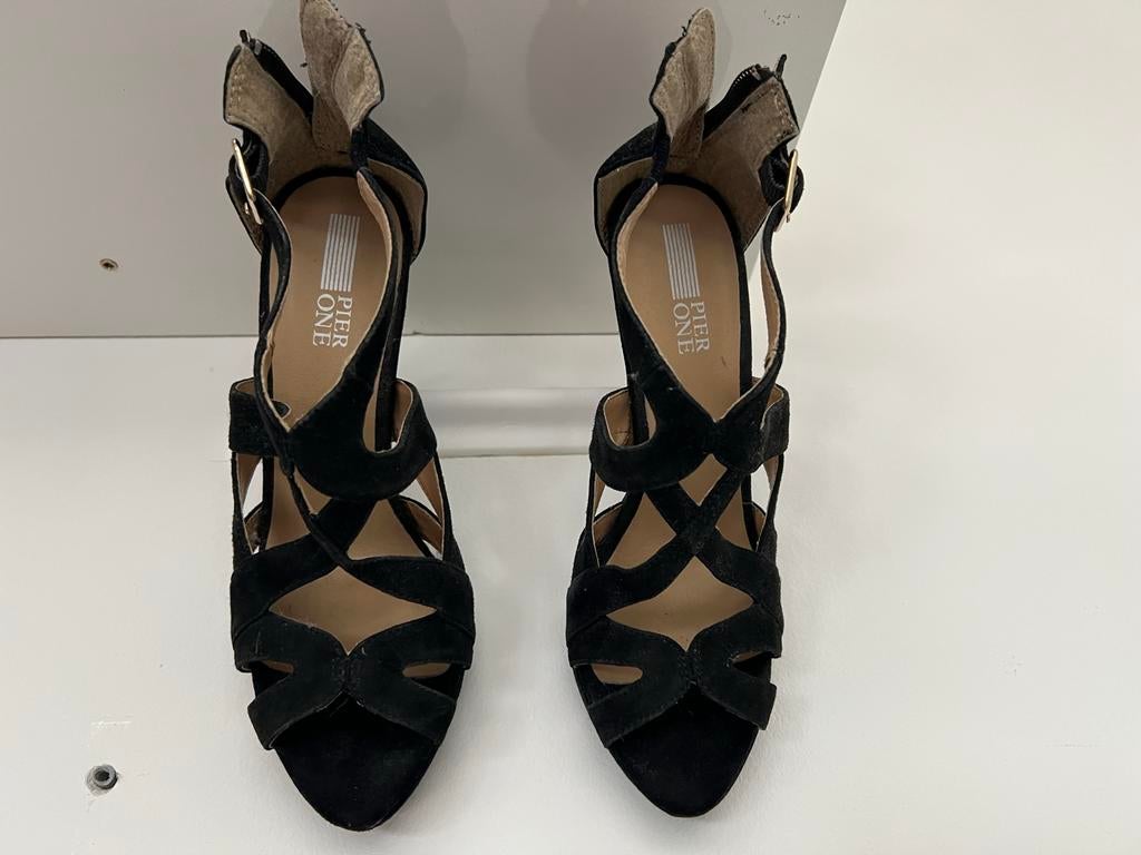 Zwarte Pier One sandalen met hoge hak 40, Kleding | Dames, Schoenen, Ophalen of Verzenden, Gedragen, Zwart, Sandalen of Muiltjes