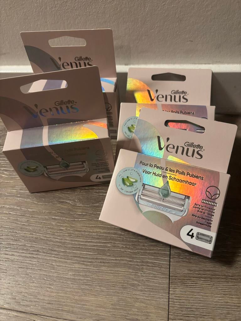 Gillette Venus scheermesjes per doosje €15, Ophalen of Verzenden, Nieuw, Overige typen