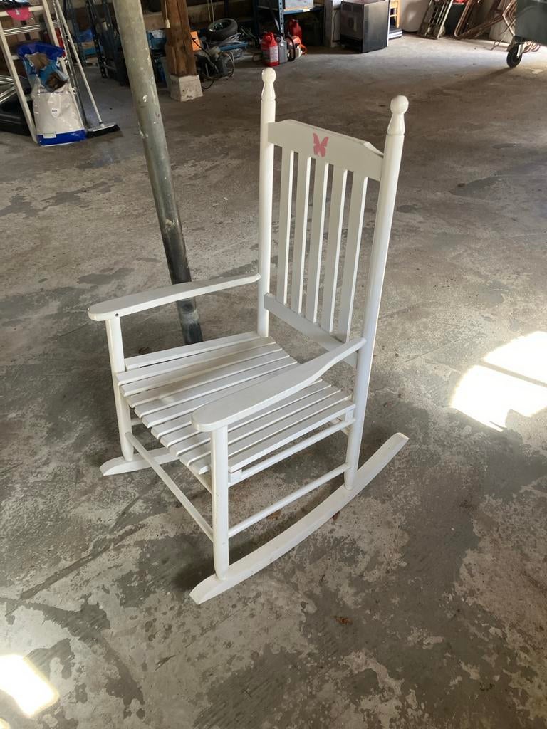 Witte schommelstoel met vlinder, Huis en Inrichting, Stoelen, Ophalen, Gebruikt, Wit, Eén