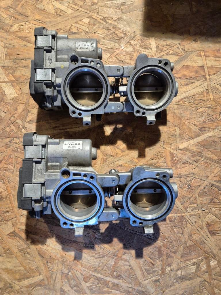 Aprilia Tuono v4 throttlebodies, Motoren, Ophalen of Verzenden