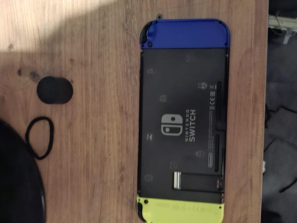 Switch, Ophalen, Oplader of Kabel, Zo goed als nieuw, Draadloos