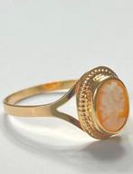 Vintage 18 karaat camee, Ophalen of Verzenden, Zo goed als nieuw, 17 tot 18, Nvt