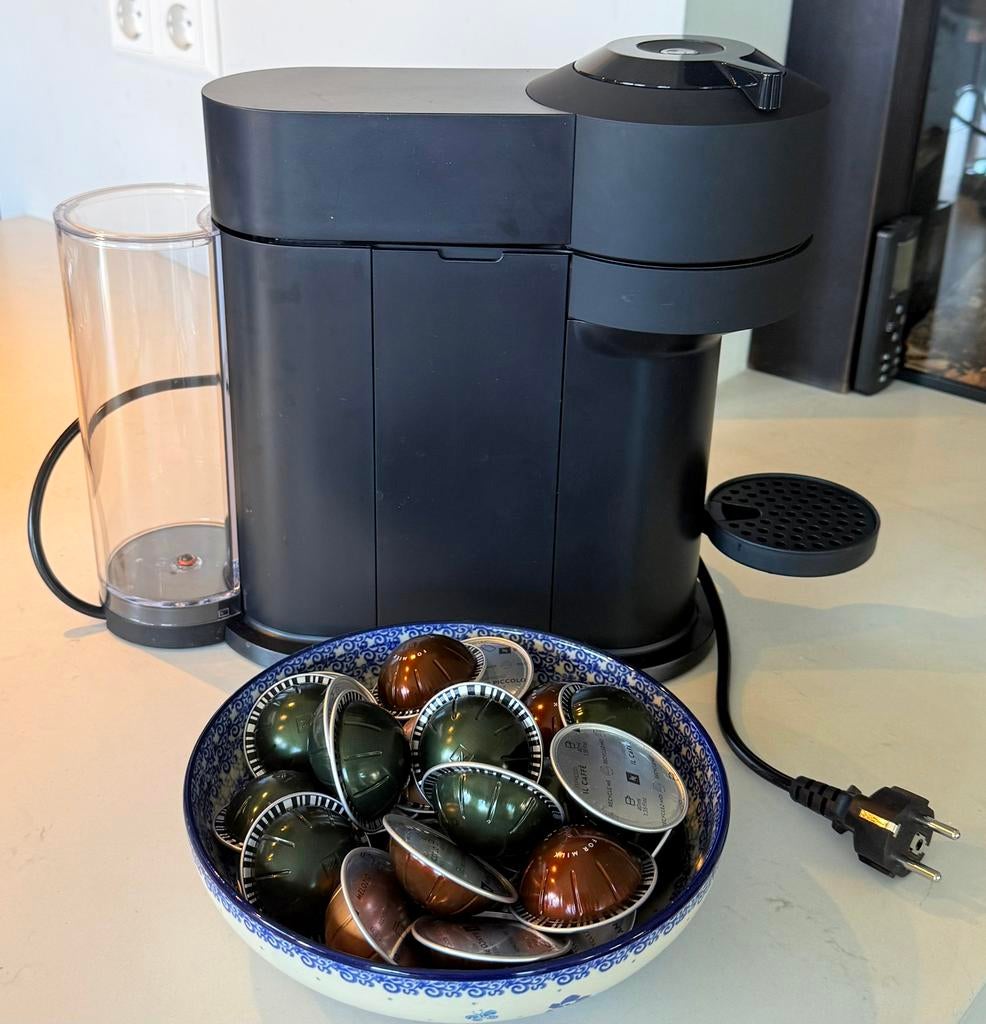 Nespresso vertuo, Witgoed en Apparatuur, Koffiezetapparaten, Ophalen, Zo goed als nieuw, Koffiemachine
