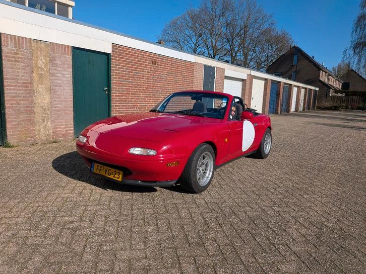 Mazda MX-5 1.6 U9 1992 Rood, Auto's, Mazda, Particulier, MX-5, Bluetooth, Elektrische ramen, Lichtmetalen velgen, Open dak, Radio