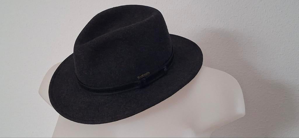 Mooie antraciet grijze 100 % wollen hoed.
Merk Faustmann, Hoed, Faustmann, Ophalen of Verzenden, 57 cm (M, 7⅛ inch) of minder