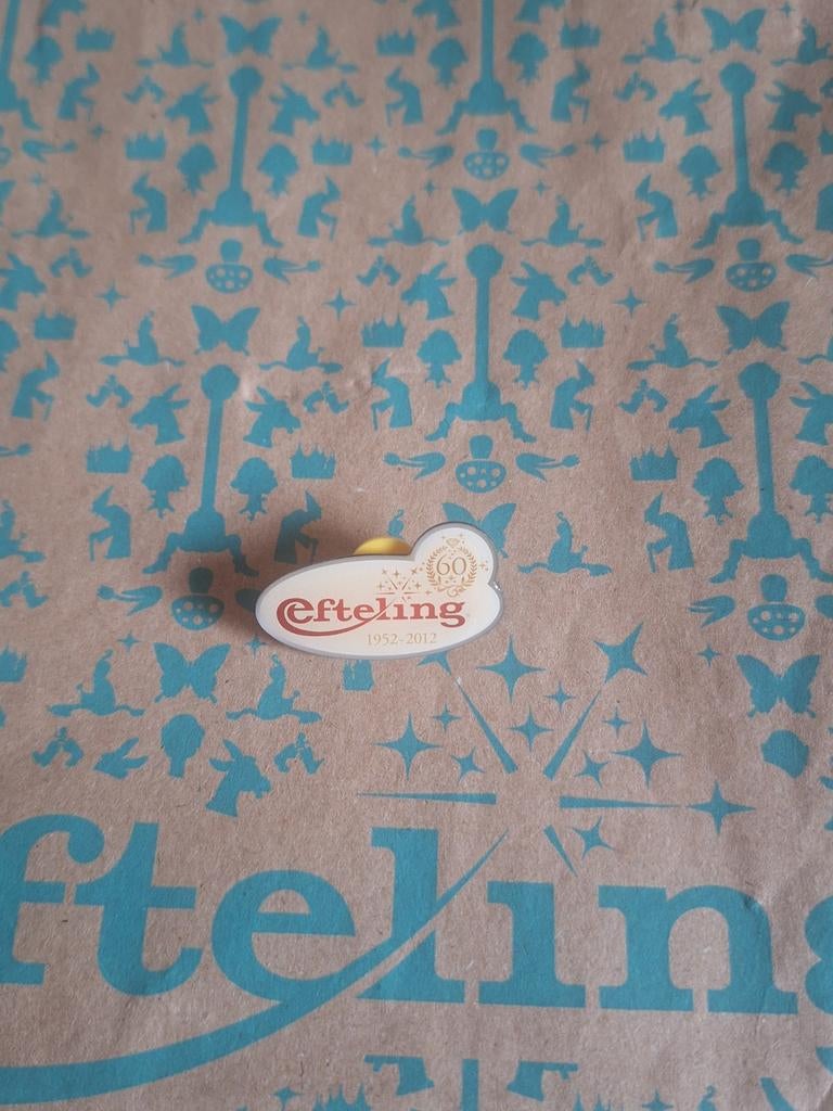 Efteling pin 60 jaar, Ophalen of Verzenden, Zo goed als nieuw, Button of Speldje