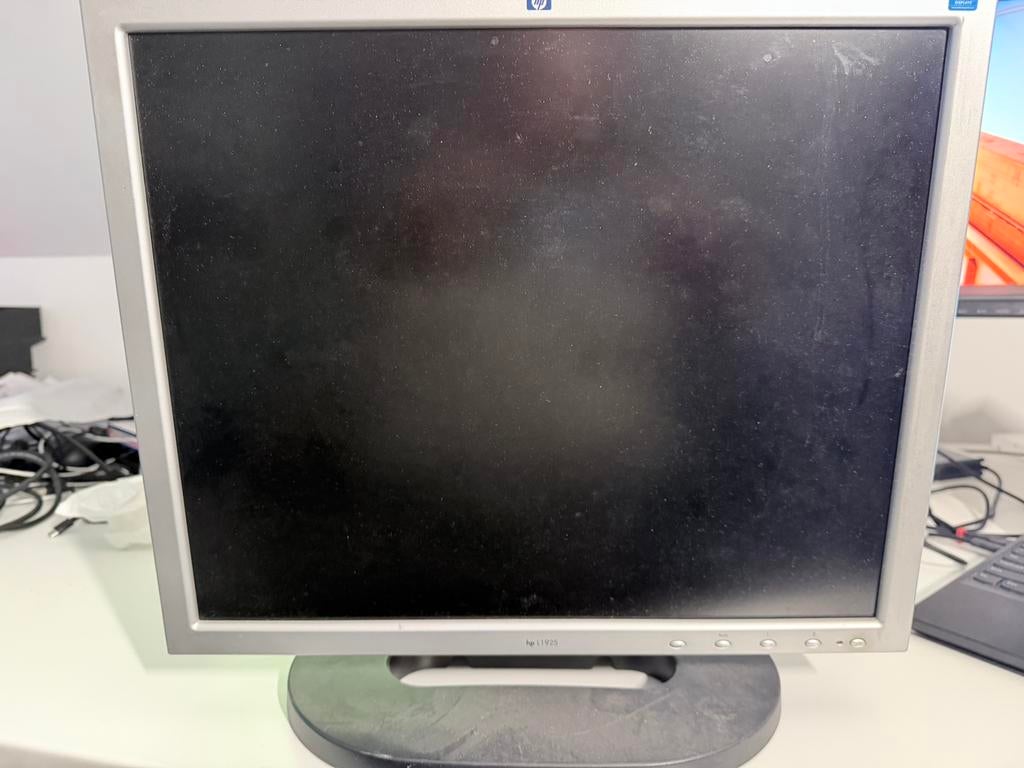 Monitor HPL1925, Computers en Software, Monitoren, Ophalen, Gebruikt, In hoogte verstelbaar, Overige typen