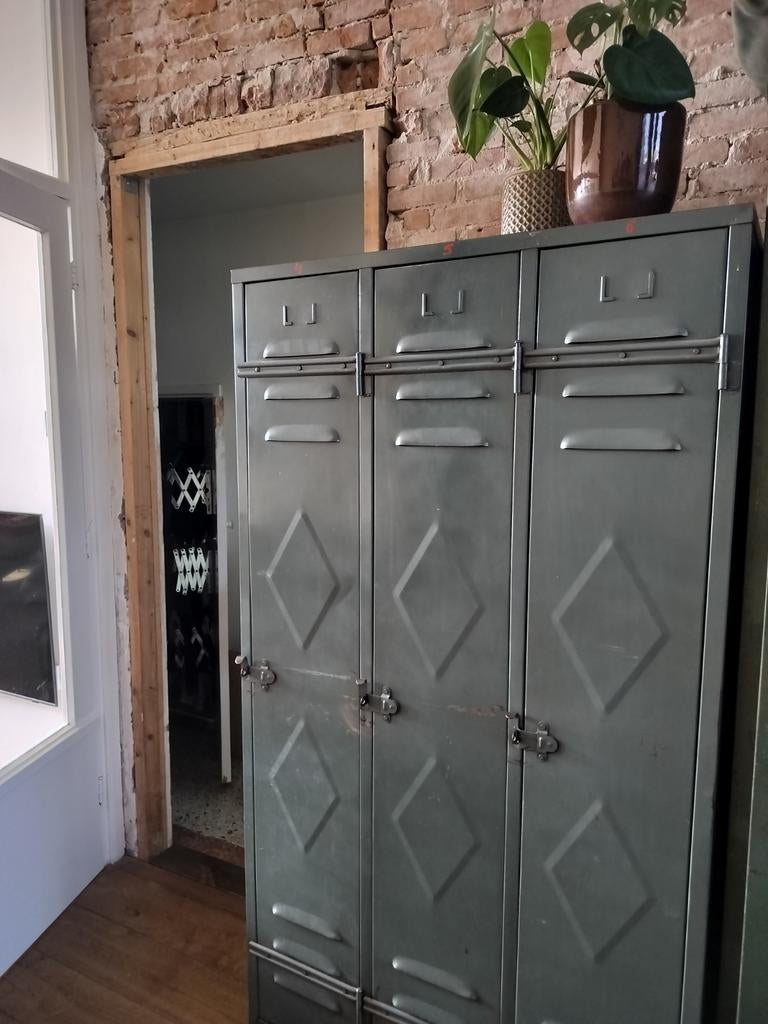 Metalen lockerkast met drie deuren, Huis en Inrichting, Kasten | Lockerkasten, Ophalen, Gebruikt