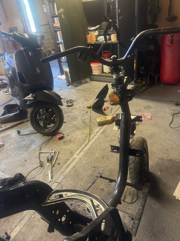 Piaggio Zip Frame Wok Geel Kenteken (ZONDER SP VORK), Fietsen en Brommers, Ophalen, Gebruikt