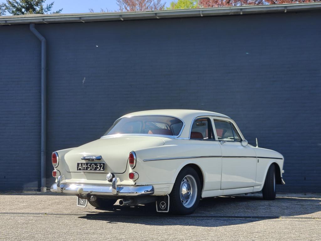 Volvo 13134 Amazon FULL HISTORY! BELASTINGVRIJ! APK VRIJ!, Auto's, Wit, Leder, Bedrijf, Handgeschakeld