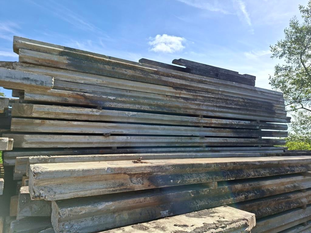 Betonplanken | betonnen damwandplanken, 25 tot 50 cm, 200 cm of meer, Ophalen of Verzenden, Zo goed als nieuw
