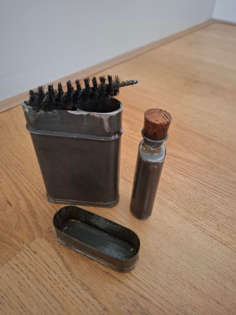 Hembrug M95 schoonmaakblik, Ophalen of Verzenden, Nederland, Embleem of Badge