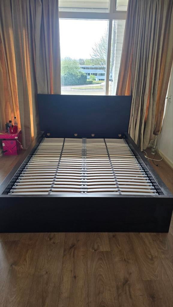 Ikea Malm bed 140x200 met Lonset lattenbodem, Huis en Inrichting, Slaapkamer | Bedden, Ophalen, Zwart, 140 cm, Zo goed als nieuw