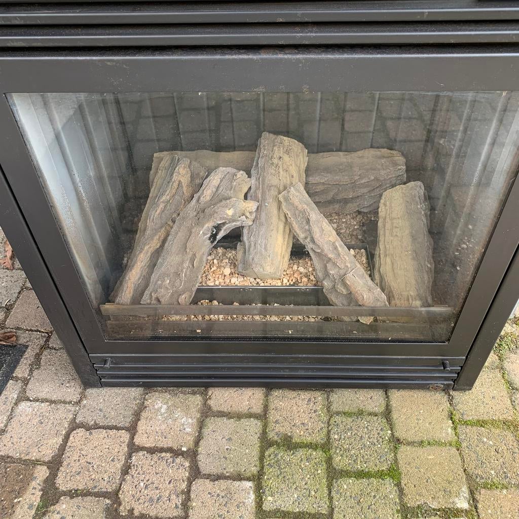 Dru gashaard met houtblokken, Ophalen of Verzenden