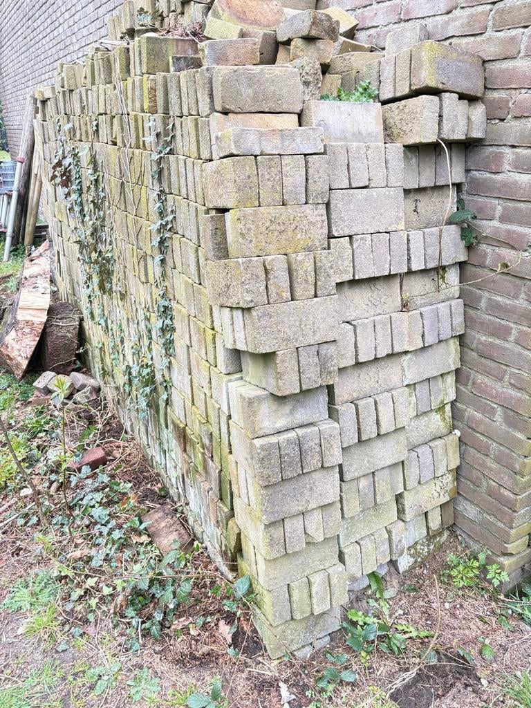 Gevelstenen ongeveer 2000 stuks, Doe-het-zelf en Verbouw, Metselstenen, Ophalen of Verzenden, Gebruikt, Bakstenen