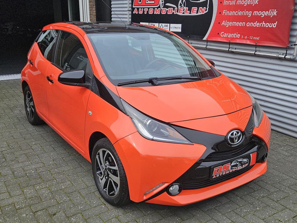 Toyota Aygo 1.0 VVT-i x-play UNIEK SPECIALE UITVOERING *VOLL, Voorwielaandrijving, Euro 5, Gebruikt, Zwart