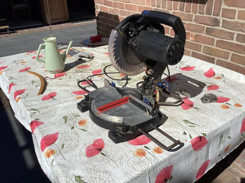 Te koop, Doe-het-zelf en Verbouw, Gereedschap | Zaagmachines, Gebruikt, Ophalen of Verzenden, Afkortzaag, 30 tot 70 mm