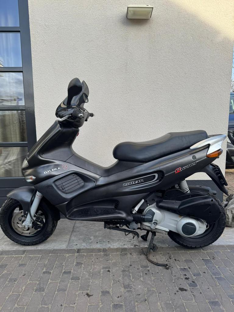 ⭐️Gilera runner vxr 200 4 takt 12789 km zeer nette staat⭐️, Fietsen en Brommers, Scooters | Piaggio, Ophalen of Verzenden, Zo goed als nieuw