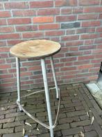 Vintage kruk, Huis en Inrichting, Krukjes, Ophalen, Gebruikt, Hout