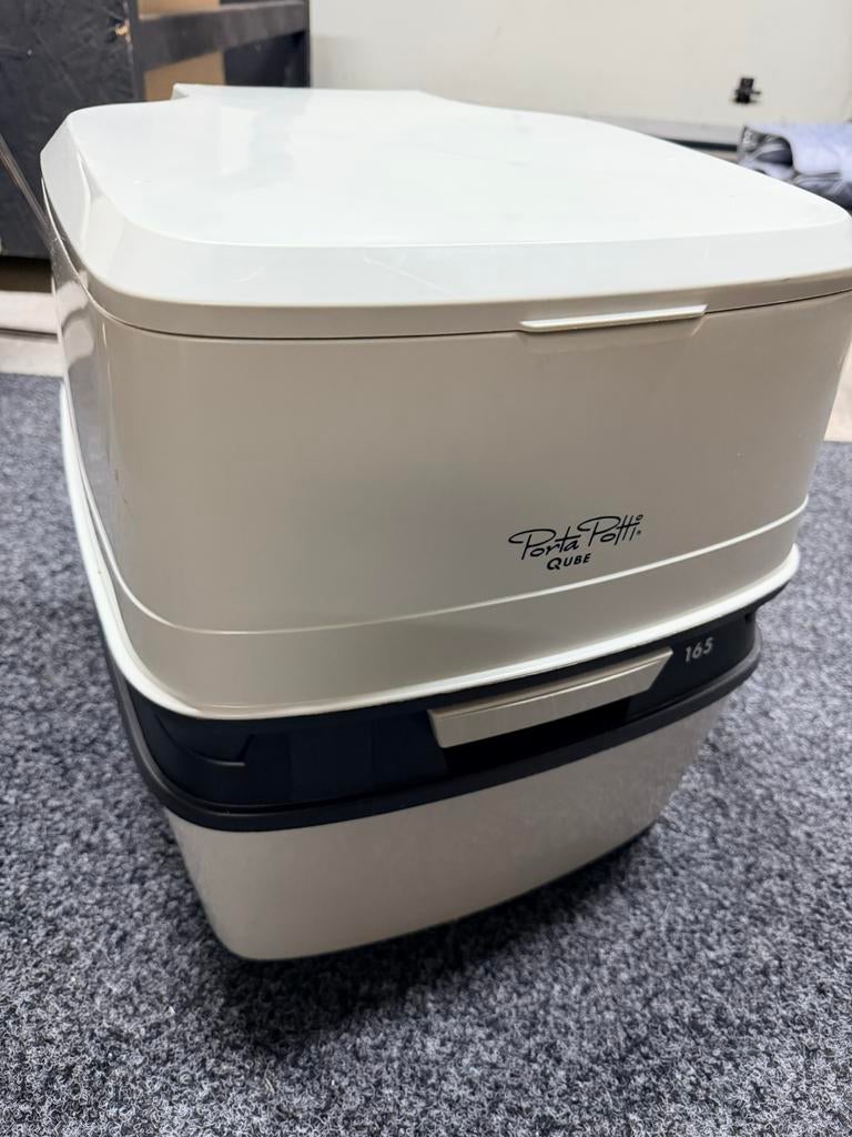 Porta potti 165, Caravans en Kamperen, Kampeeraccessoires, Ophalen, Zo goed als nieuw
