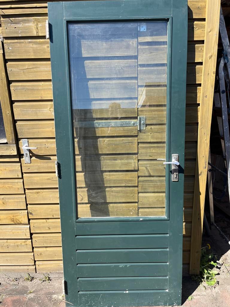 Gebruikte groene buitendeur met glas, linksdraaiend, Doe-het-zelf en Verbouw, Deuren en Horren, Ophalen, Gebruikt, 80 tot 100 cm