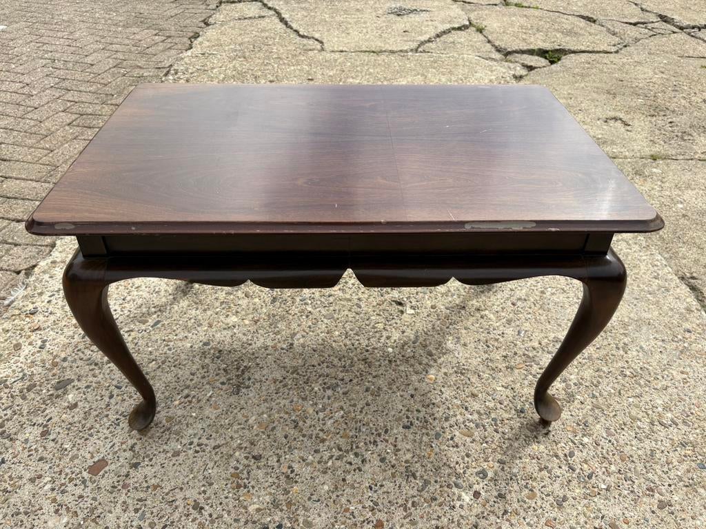 Queen An tafeltje, Ophalen