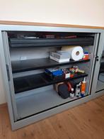 Twee ijzeren ladekasten met schuifdeuren, Huis en Inrichting, Kasten | Roldeurkasten en Archiefkasten, Ophalen