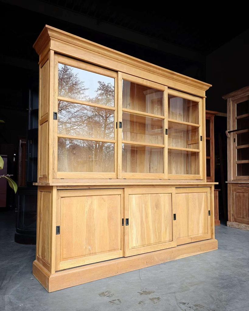 Grote eikenhouten winkelkast | Buffetkast schuifdeuren #2662, Huis en Inrichting, Kasten | Buffetkasten, Niet ingevuld, 200 cm of meer