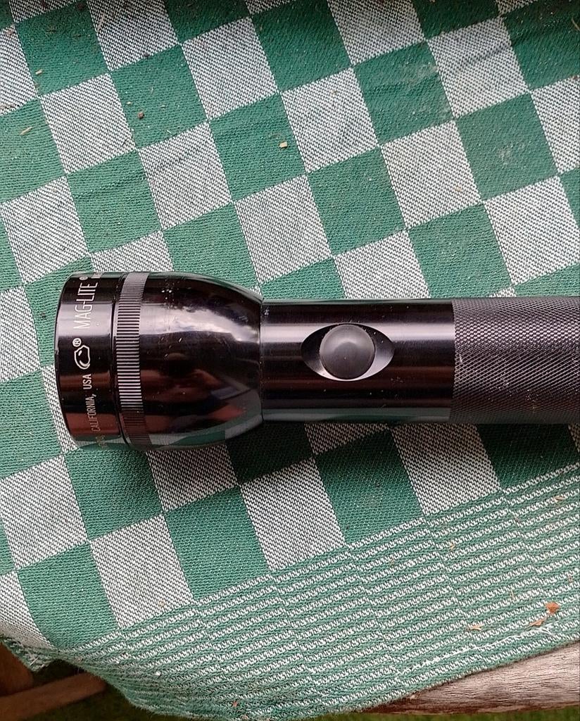 Maglite zaklamp 2 x D-cel - Klassieke duurzame lamp, Caravans en Kamperen, Zaklampen, Ophalen of Verzenden, Gebruikt, Batterij