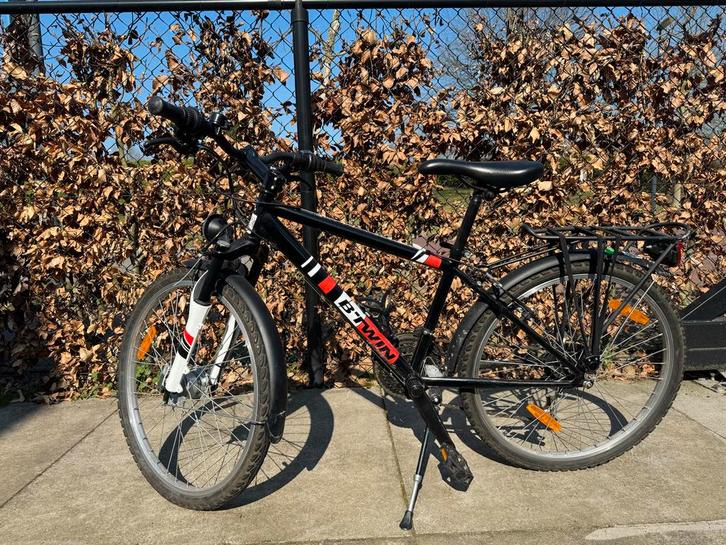 B'Twin Kinderfiets 24 inch - Zwart met Versnellingen, Fietsen en Brommers, Fietsen | Jongens, Gebruikt, 24 inch, Handrem, Ophalen