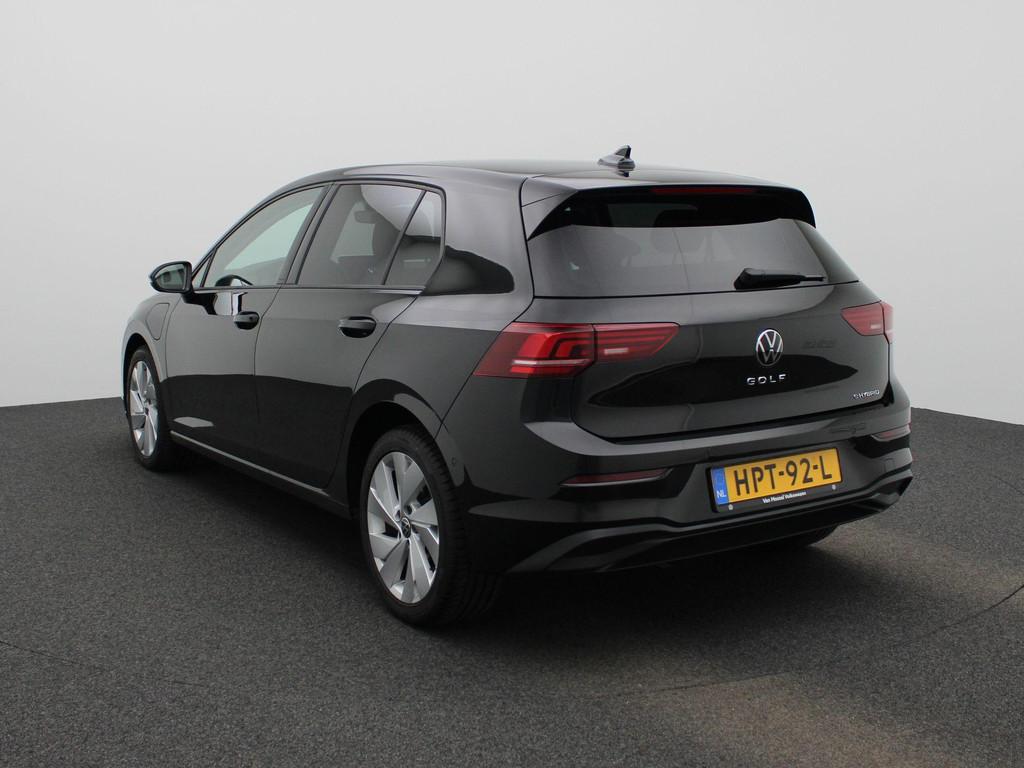 Volkswagen Golf 1.5 eHybrid Life Edition Navigatie | Camera, Auto's, 12 maanden, Stof, 4 cilinders, 150 min