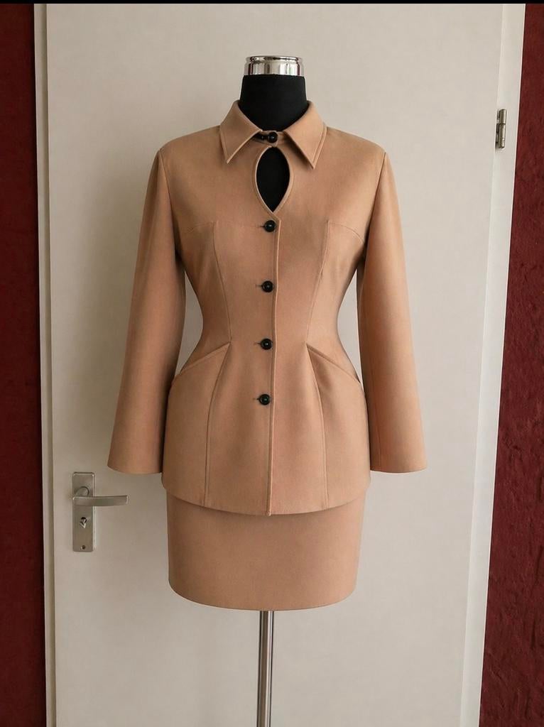 Elegant Vinted Thierry Mugler pakje  - 100% scheerwol Maat M, Maat 38/40 (M), Kostuum of Pak, Beige, Ophalen of Verzenden